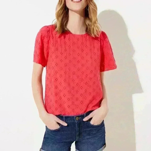 LOFT Tops - LOFT Floral Eyelet Cropped Top size Medium
